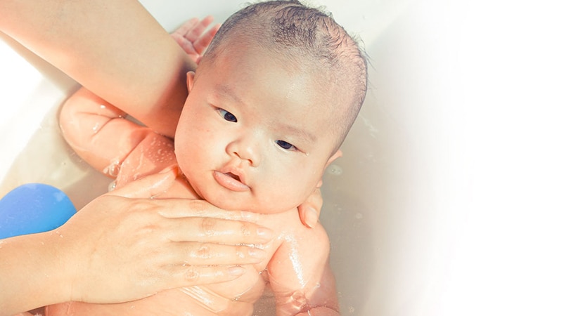 เทคนิคอาบน้ำเด็กแรกเกิด ให้สะอาดสุขภาพผิวดี