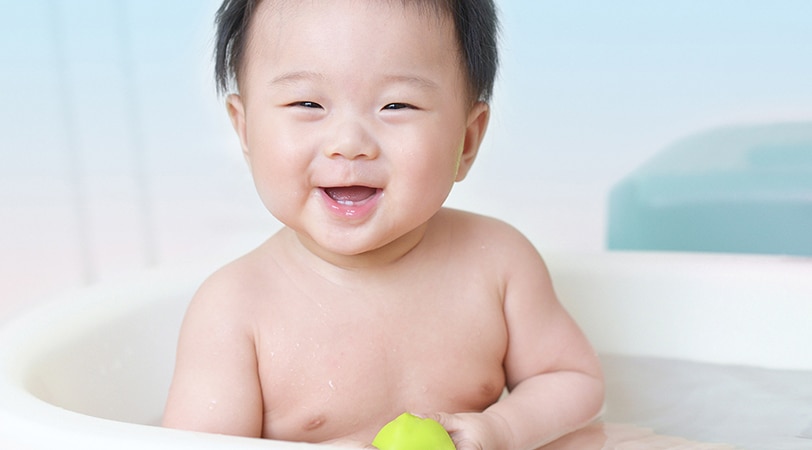 5 กิจกรรมชวนลูกอาบน้ำสนุก พร้อมเสริมพัฒนาการเด็ก